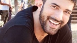 БЕЗУМНО КРАСИВА! Вот как выглядит жена актера - Энгин Акюрек