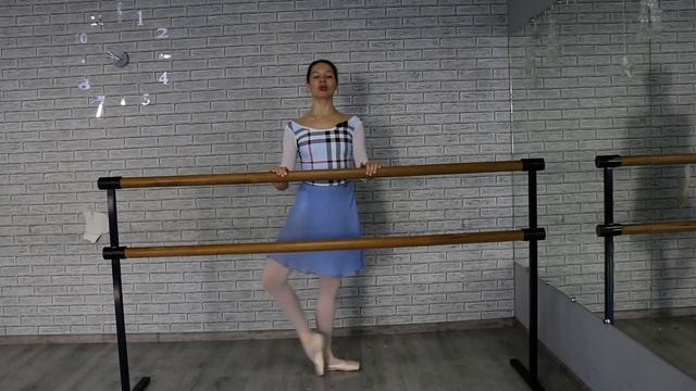 ТРЕНИРУЕМ НОЖКИ В ПУАНТАХ