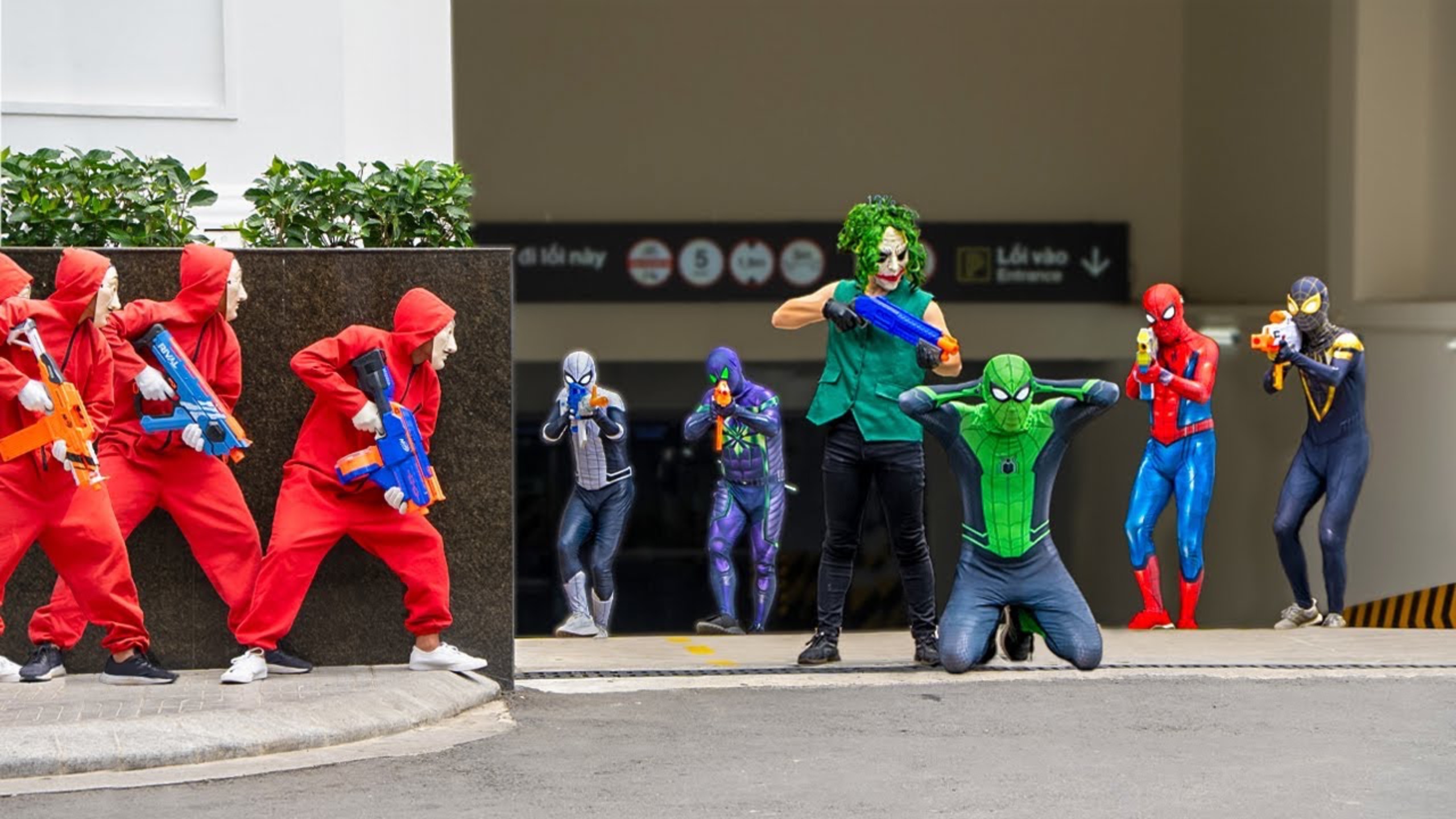 Что, если 5 братьев-пауков в одном доме ？ ｜｜ спасут Грина от гангстера ДЖОКЕРА ？？？ смотреть онлайн