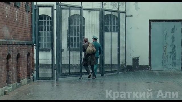 Ему 15 ей 30, после школы они занимаются любовью смотреть онлайн