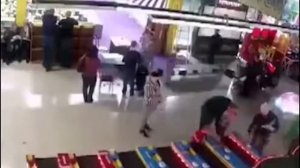 Жуткие кадры начала пожара в ТЦ «Зимняя вишня» в Кемер