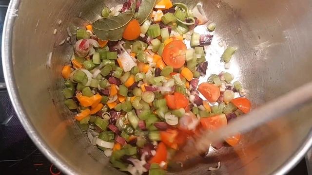 Крем суп из брокколи, капусты кале с имбирём. смотреть онлайн