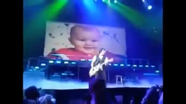 Джастин Бибер расплакался, кумир подростков заплакал во время выступления смотреть онлайн