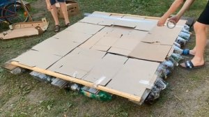 Построили плот из скотча и бутылок!!!