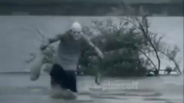 Бабка бежит смотреть онлайн