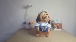 Игрушка поющая собака Моряк Ловелас в тельняшке