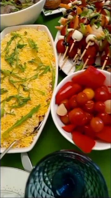 В ожидании гостей. Небольшой обзор стола.