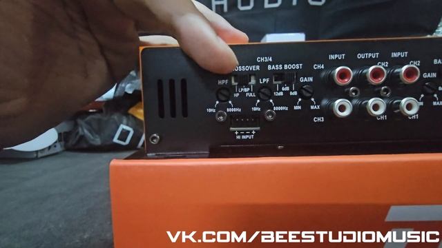 Четырехканальный усилитель с возможностью подключен?