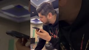 мэйсон Пауэрс и сотрудник сбербанка