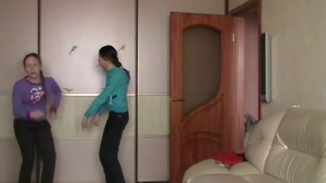 Девочки танцуют по реп.Прикольно.РЖАЧ смотреть онлайн