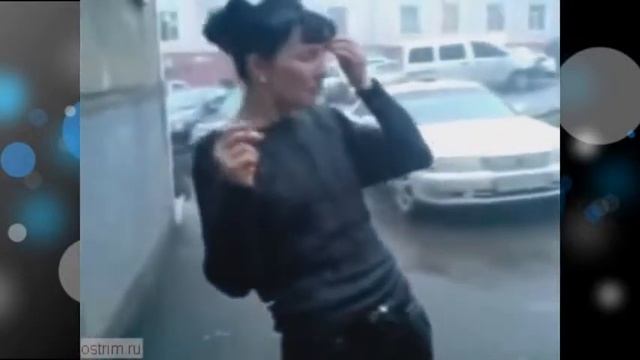 Подборка приколов! СМЕШНЫЕ НЕУДАЧИ ПЬЯНЫЕ БАБЫ и ПАДЕНИЯ! A selection of jokes! FUNNY failures смотреть онлайн