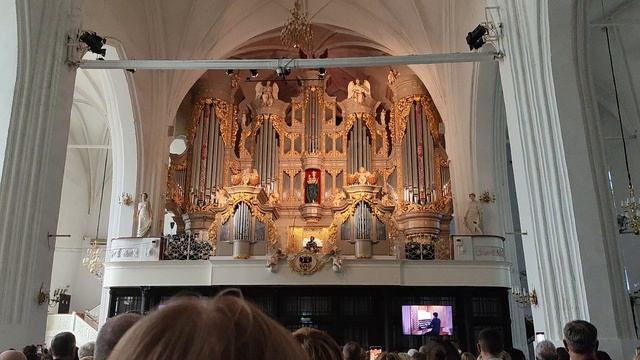 Органный концерт в кафедральном соборе Калининграда. БАХ смотреть онлайн