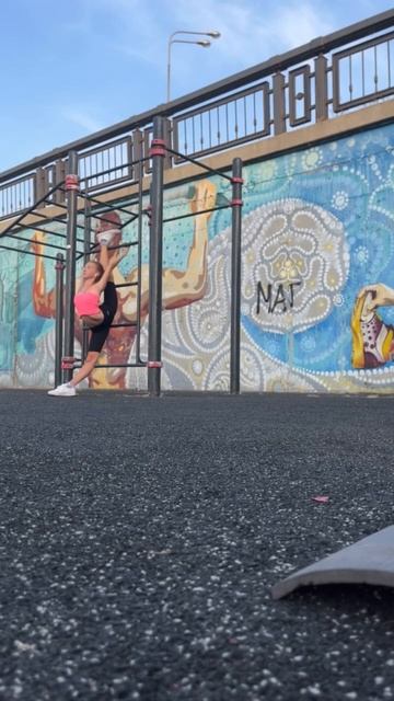 Уличная растяжка #shorts #ballet #2022 #dancer #балет #художественнаягимнастика #спорт #sports