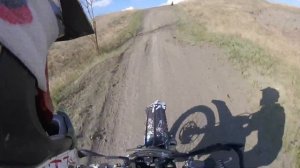 ЭЛЕКТРО-МОТОКРОСС. 450-КА НЕРВНО КУРИТ