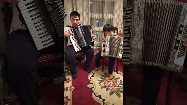 Мамат Оморов "Кара Шоро" эки аккордеондо смотреть онлайн