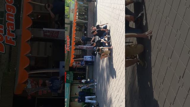 Уличные танцы. Арбат. Алматы.