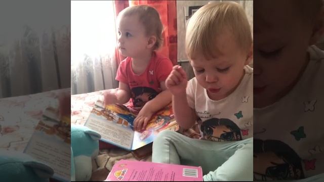 Жизнь маленьких двойняшек смотреть онлайн