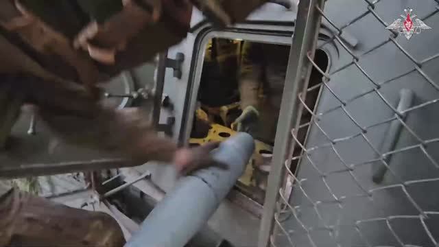 Боевая работа расчета САУ Мста-С ГрВ «Центр» смотреть онлайн