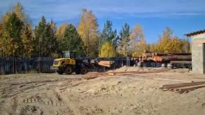 Фронтальный погрузчик BIZON 925 на пилораме