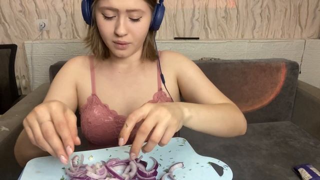 ASMR COOKING AND EATING АСМР ГОТОВКА смотреть онлайн