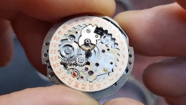 Часы в масле,как не нужно смазывать часы.