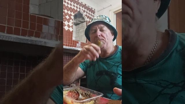 На перекус, картошка пюре с куриной печенью. Приятного смотреть онлайн