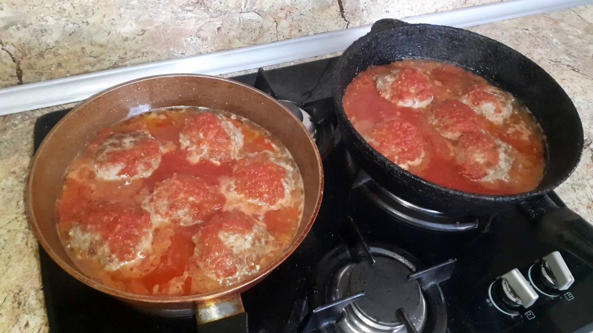 СОЧНЫЕ ТЕФТЕЛИ С РИСОМ В ТОМАТНО ОВОЩНОМ СОУСЕ. РЕЦЕПТ ВКУСНОГО УЖИНА. смотреть онлайн