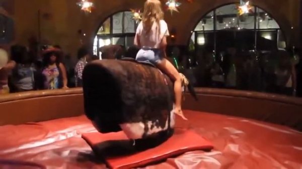 Родео на быке. Аренда аттракционов (interactive-games.com.ua)