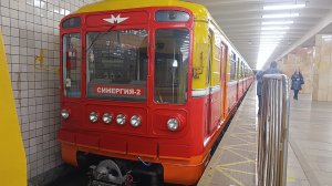 Выставка спецтехники на станции Полежаевская