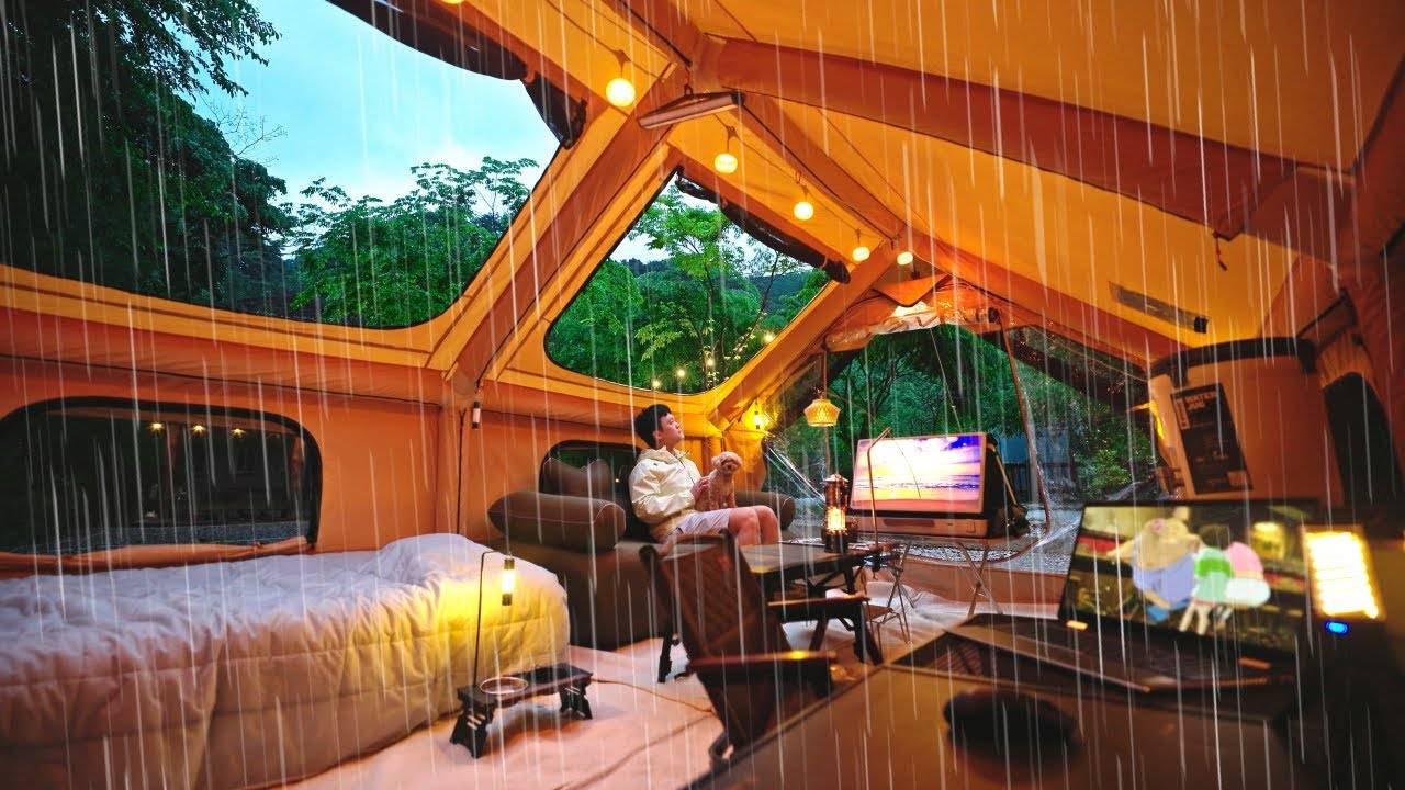 🌧️ Отдыхаю под проливным дождем у водопада | Соло в уютной палатке со своей собакой | Звуки дождя смотреть онлайн