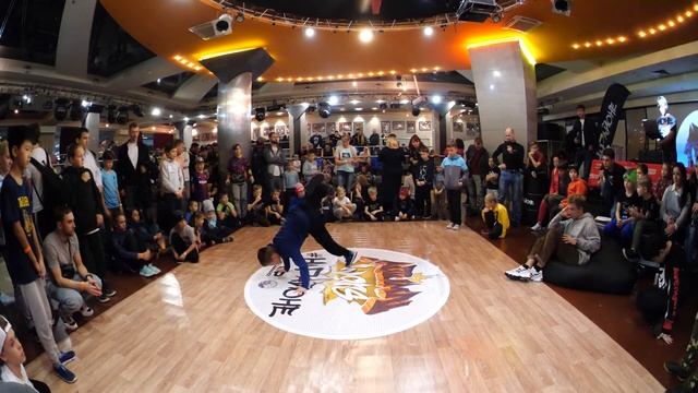 отбор до 2 лет - Артемий Д. vs Дмитрий vs Сергей Т. vs Артем Ч. - брейкданс батлы AUTUMN WARS