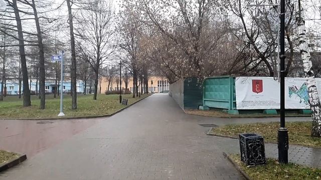 Таксист подобрал немого мальчика с запиской в руках, прочитав её, принял единственно верное решение смотреть онлайн