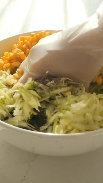 КОТЛЕТЫ ИЗ КУРИНОГО ФАРША И ОВОЩЕЙ В ДУХОВКЕ. #foodpic #готовим #foods #вкуснаяеда #готовимдома смотреть онлайн