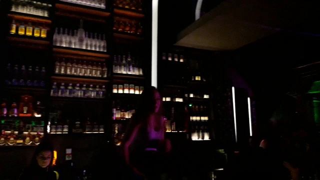 Девушки на барной стойке смотреть онлайн