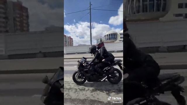 Motogirls | Наездницы | на мотоцикле | девушки на коне |Horses & G