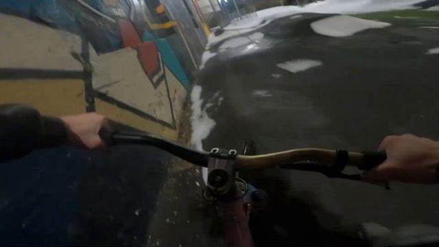 ЗИМНЯЯ КАТКА ПО СКЕЙТ-ПАРКАМ И ПАМП-ТРЕКУ