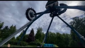 Аттракцион, от которого сташнит