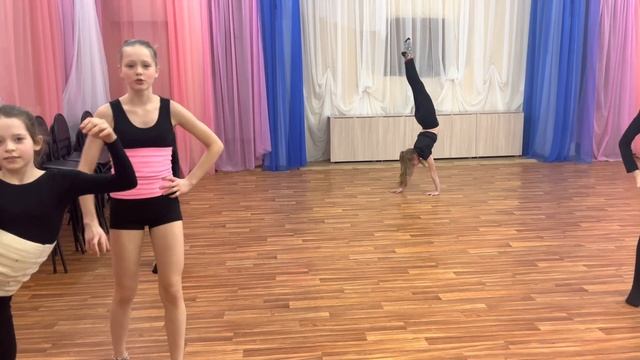 Влог- блог №5 , выступаем, первые 100 подписчиков на канале, занимаемся хореографией👍