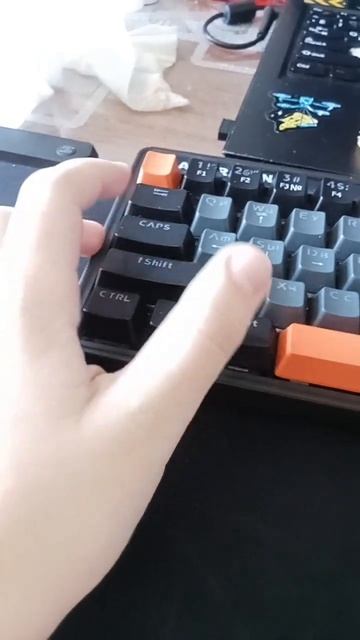 ВИДЕО РОФЛ НА КЛАВЕ ЕСТЬ ПОДСВЕТКА смотреть онлайн