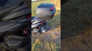 Продолжение обзора скутера Kunhao Zmax TMax Jinlang EFI ROJO 180 см³. Э