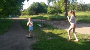 21-05-2025 Девчонки катаются на велосипеде! Юг России 🏝️.