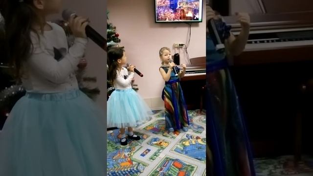 Помимо хип-хоп,еще я занимаюсь вокалом)А чем занимаетесь Вы? смотреть онлайн