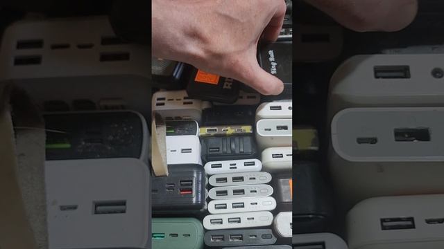 Конфискат с аэропортов. power bank