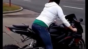 Шикарные девушки на мотоциклах