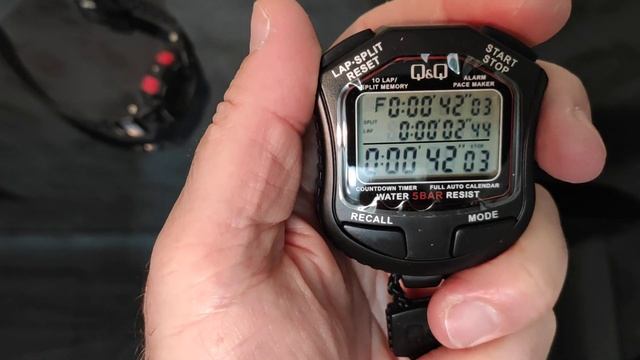 Stopwatch Q&Q HS45 - секундомер.