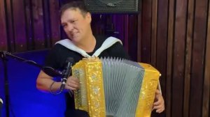 Юра Шатунов играет на гармони "Белые розы"... Светлая па