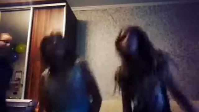 Танцы с Викой