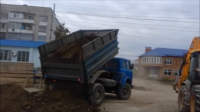 Завершение роботы MAЗ, Камаз( 2) , Зил 133 гя(кран), HITACHI. JCB 4C