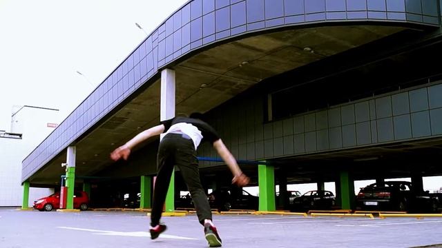 Хочу кроссы от Левана (L'One - Мистер Билборд) смотреть онлайн