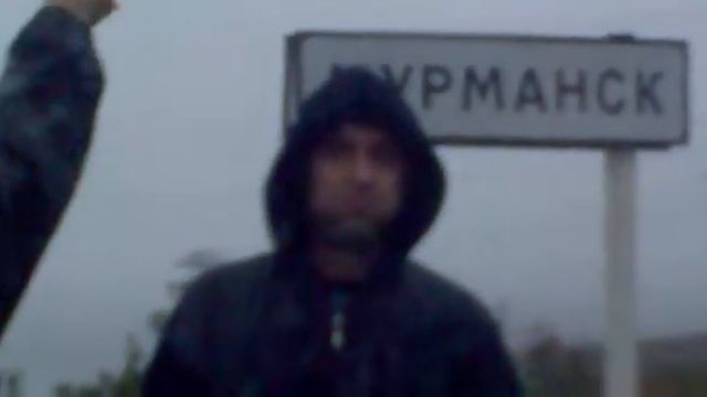 Мужик читает реп под КроворебяткиСток. Мурманск.